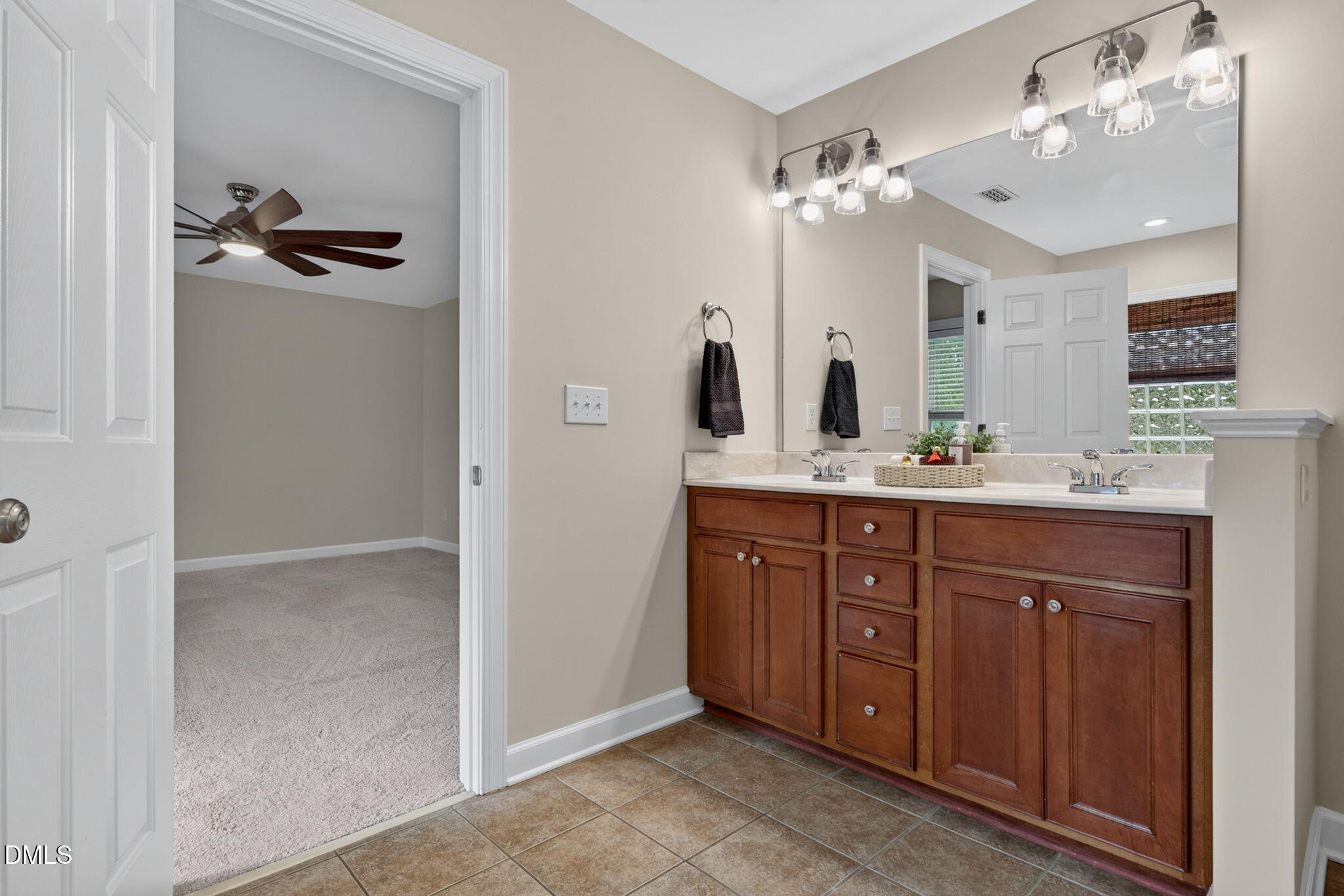 1603 Grappenhall Dr - Apex, NC (Whitehall Manor)