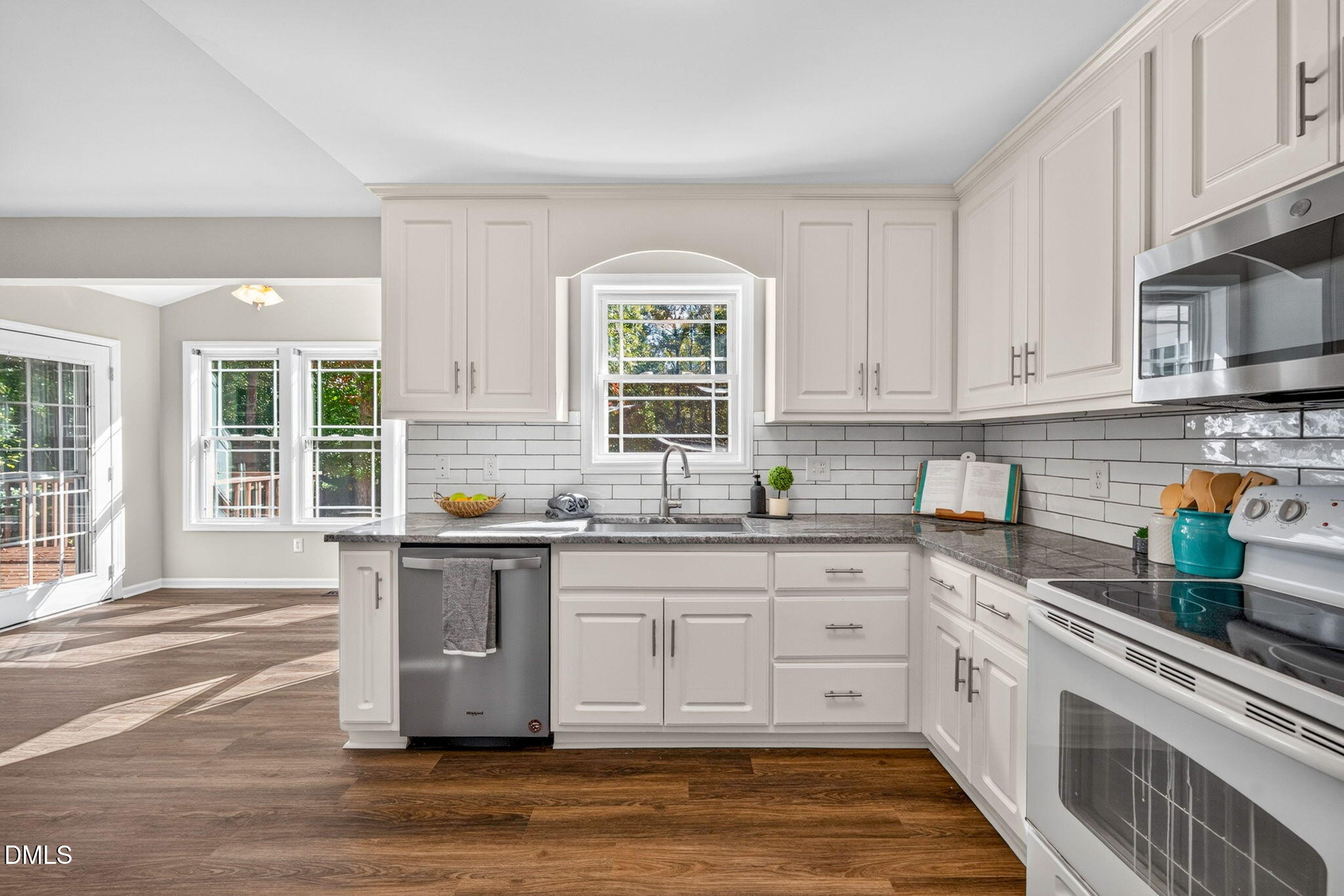 6817 Oviedo Dr - Raleigh, NC (Sun Ridge Farm)