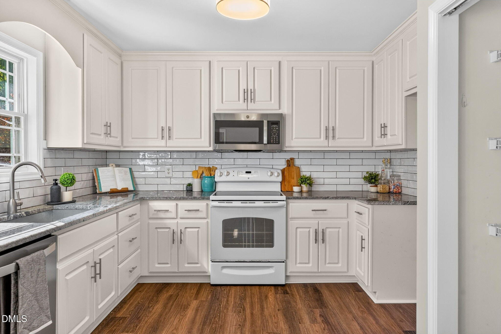 6817 Oviedo Dr - Raleigh, NC (Sun Ridge Farm)