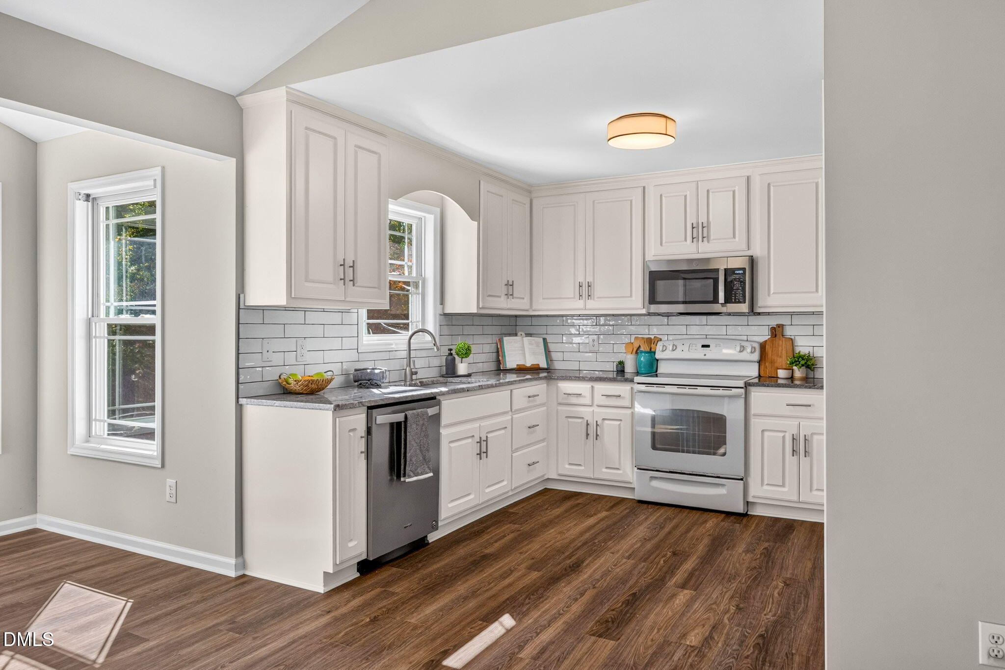 6817 Oviedo Dr - Raleigh, NC (Sun Ridge Farm)