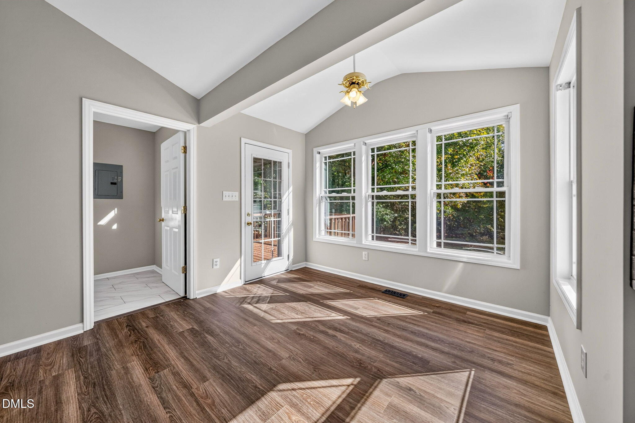 6817 Oviedo Dr - Raleigh, NC (Sun Ridge Farm)