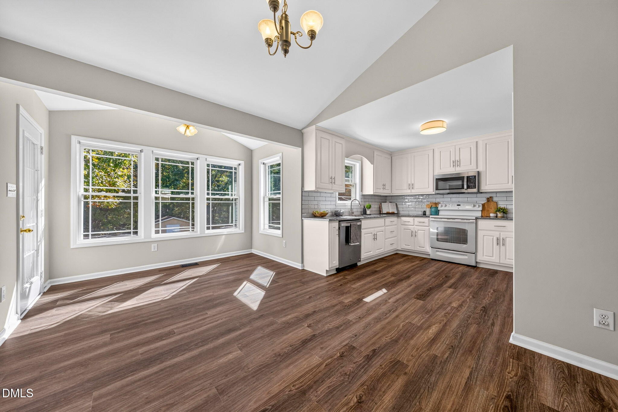 6817 Oviedo Dr - Raleigh, NC (Sun Ridge Farm)