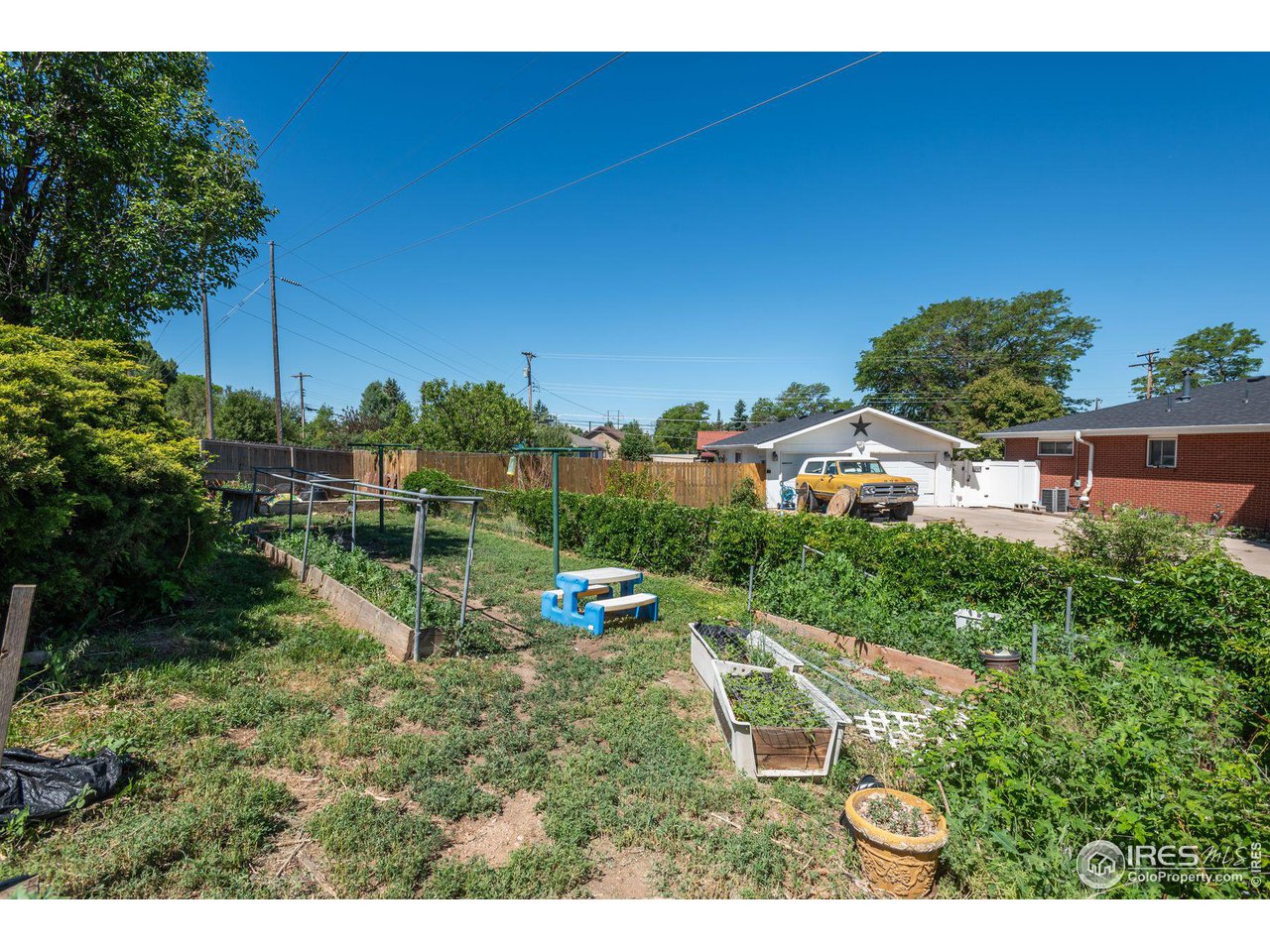 1201 25th Ave