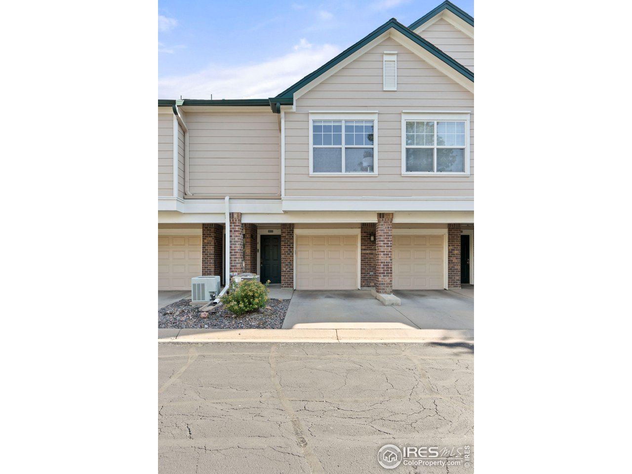 1855 Spaulding Cir