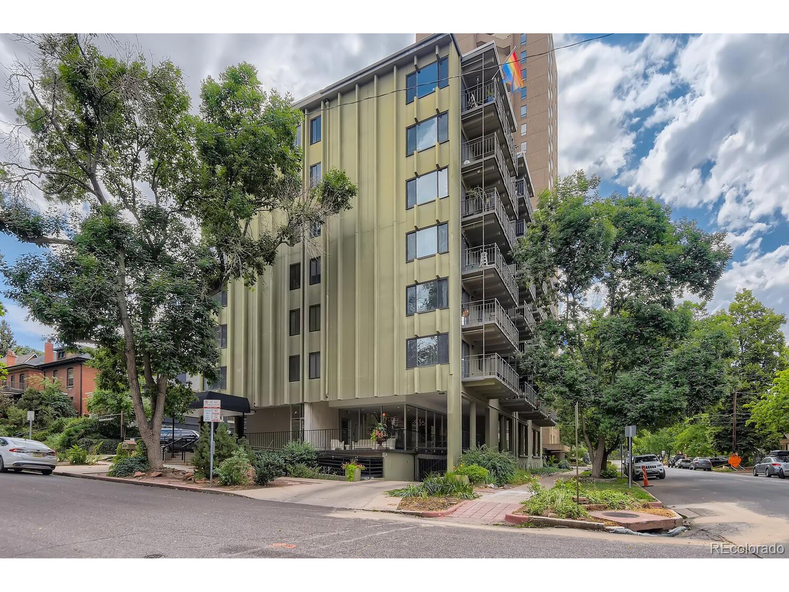 1175 Vine St Unit: 504