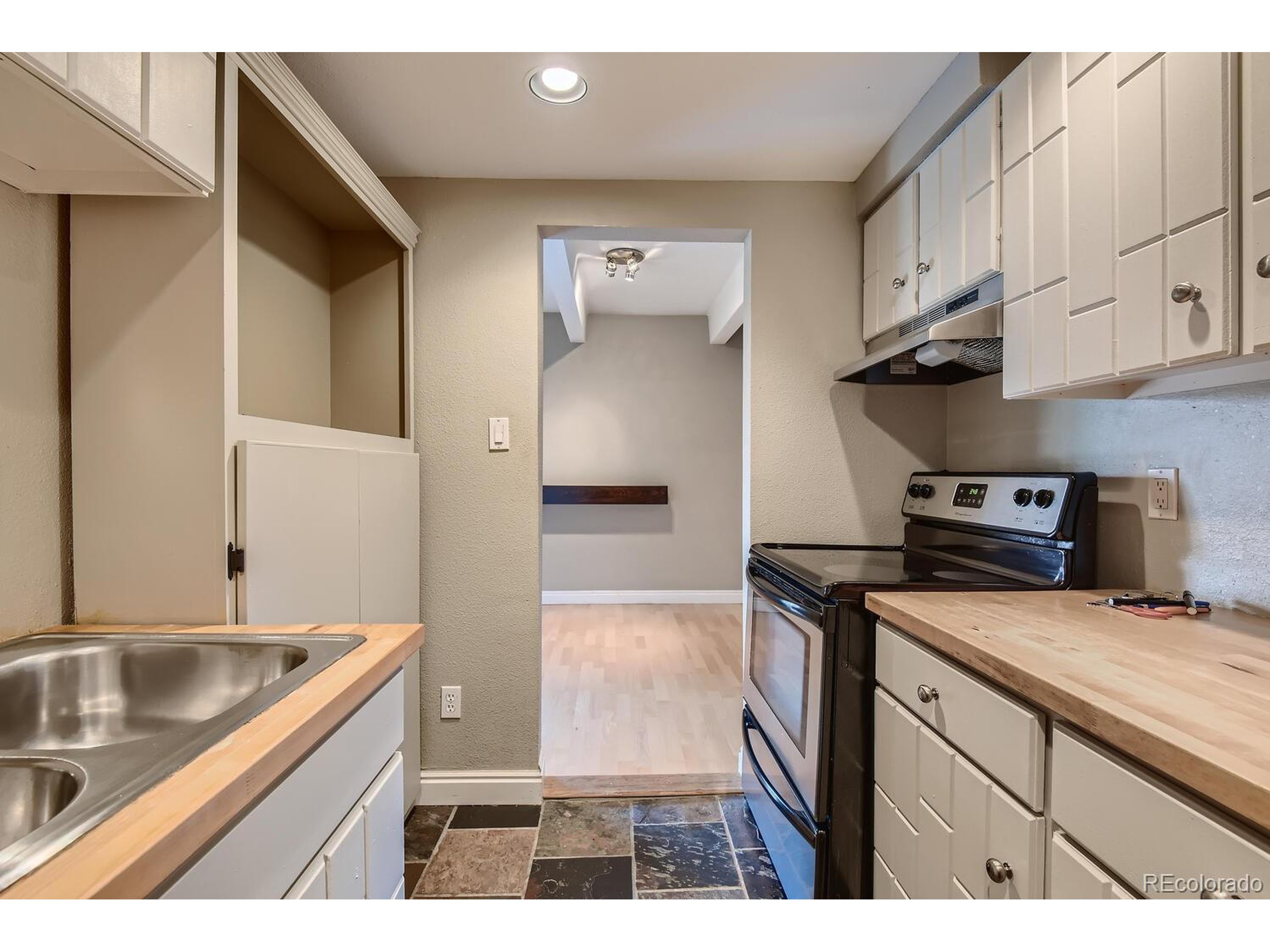 1175 Vine St Unit: 504