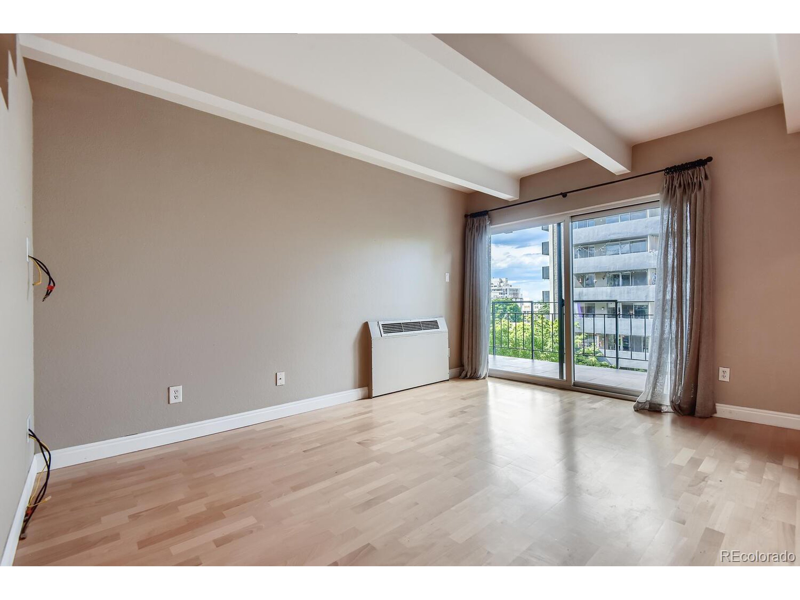1175 Vine St Unit: 504