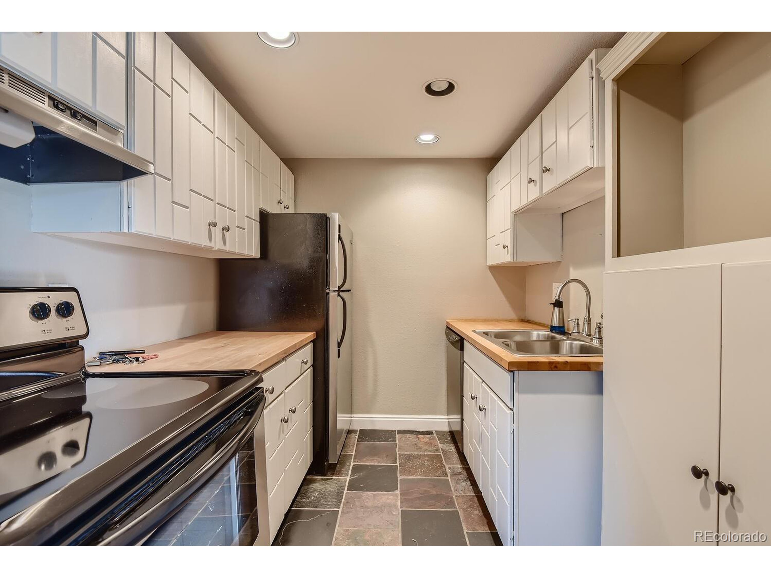 1175 Vine St Unit: 504