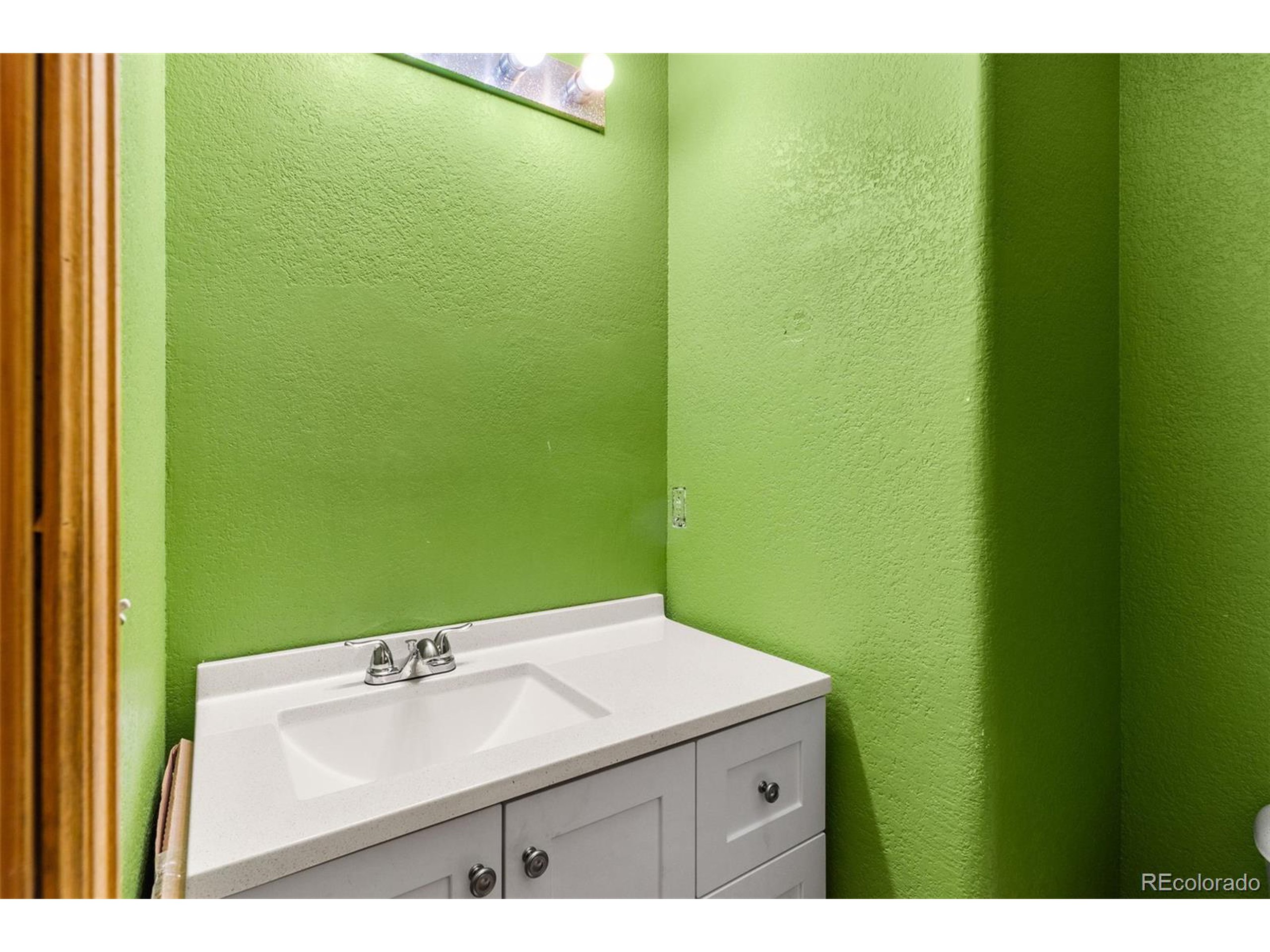 144 Falcon Cir