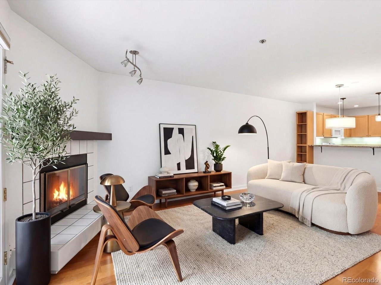 315 Arapahoe Ave 202
