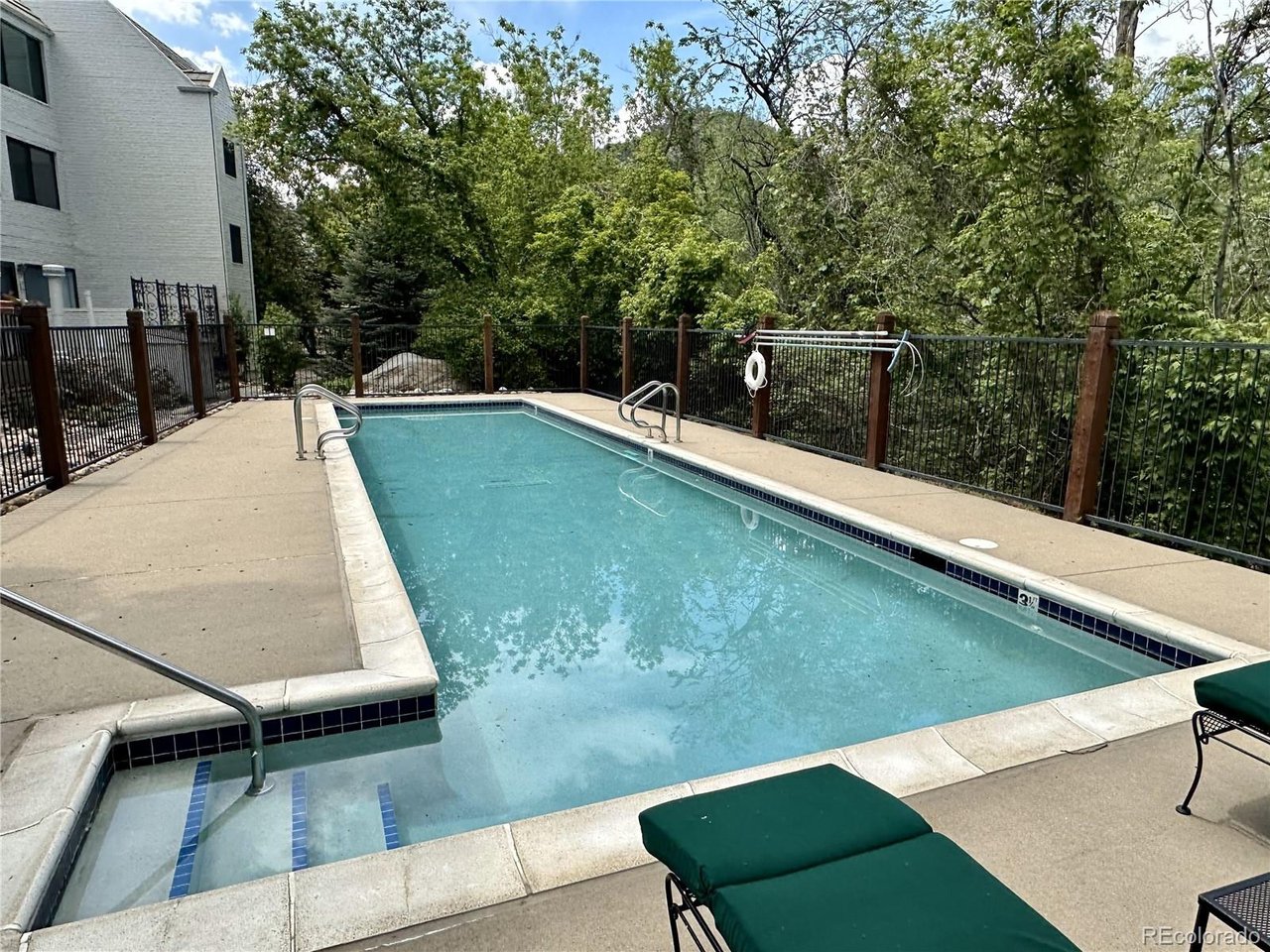 315 Arapahoe Ave 202