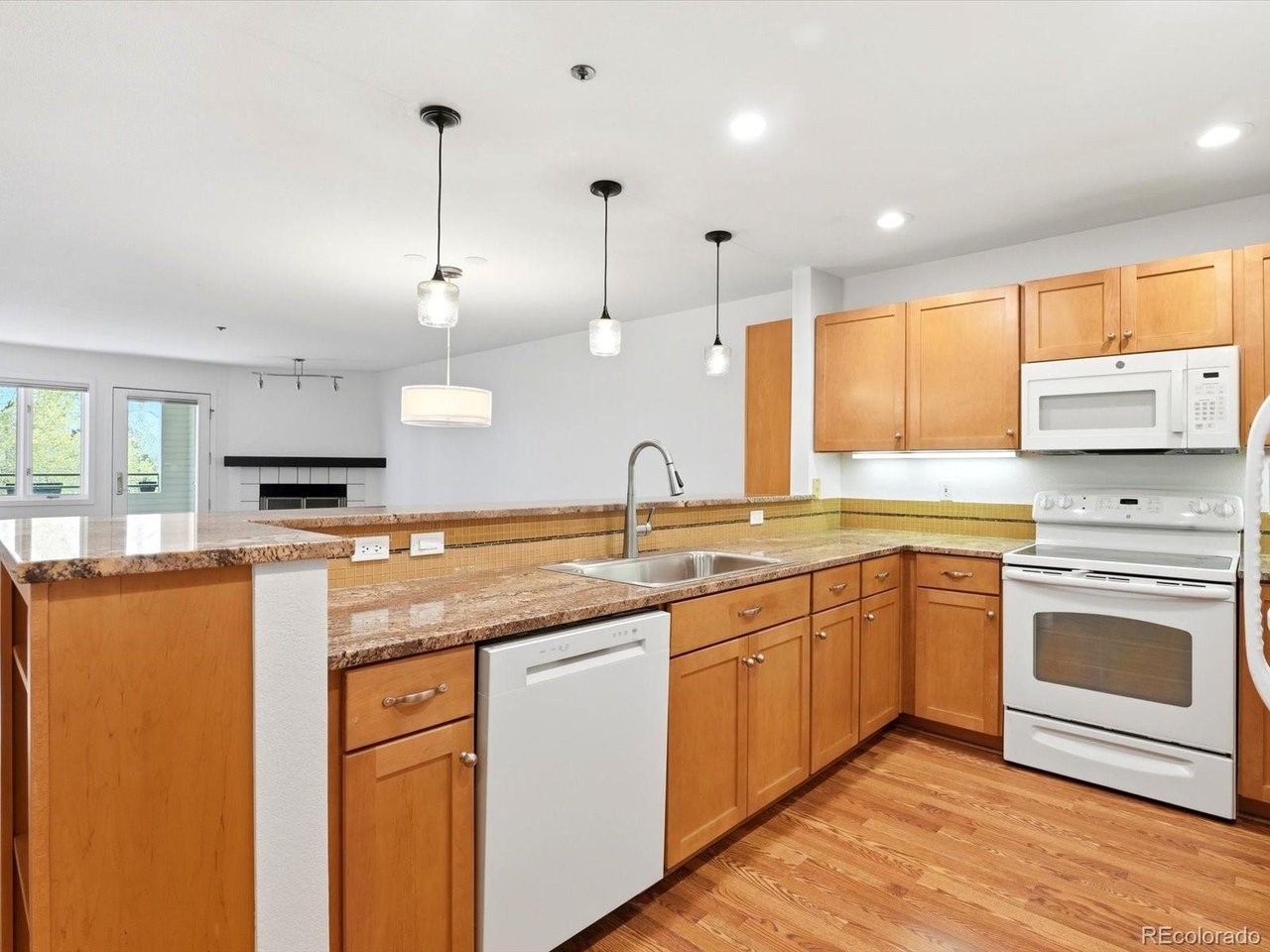 315 Arapahoe Ave 202