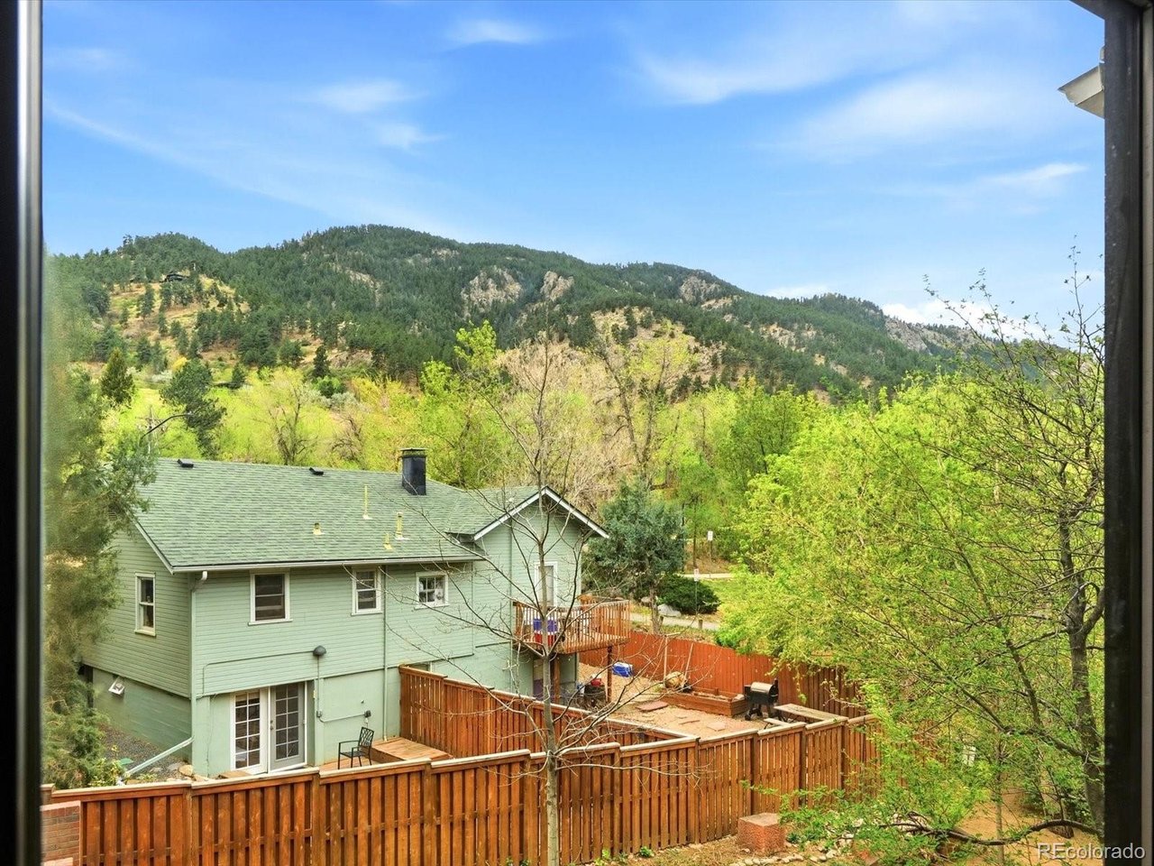 315 Arapahoe Ave 202