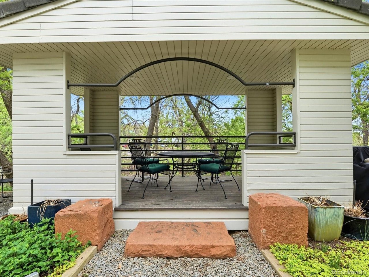 315 Arapahoe Ave 202