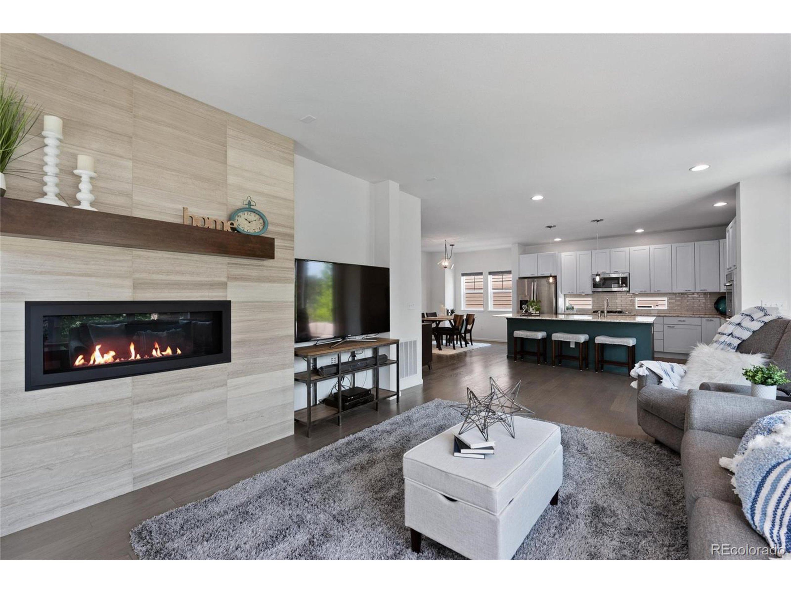 2225 Prospect Ln