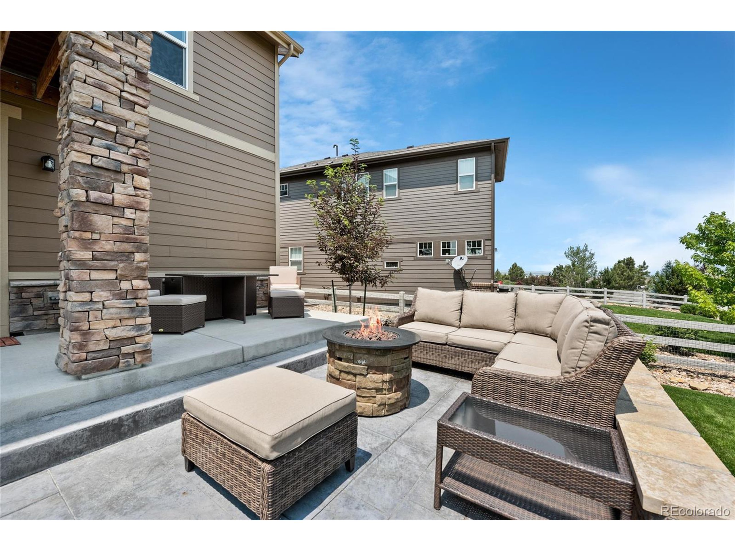 2225 Prospect Ln