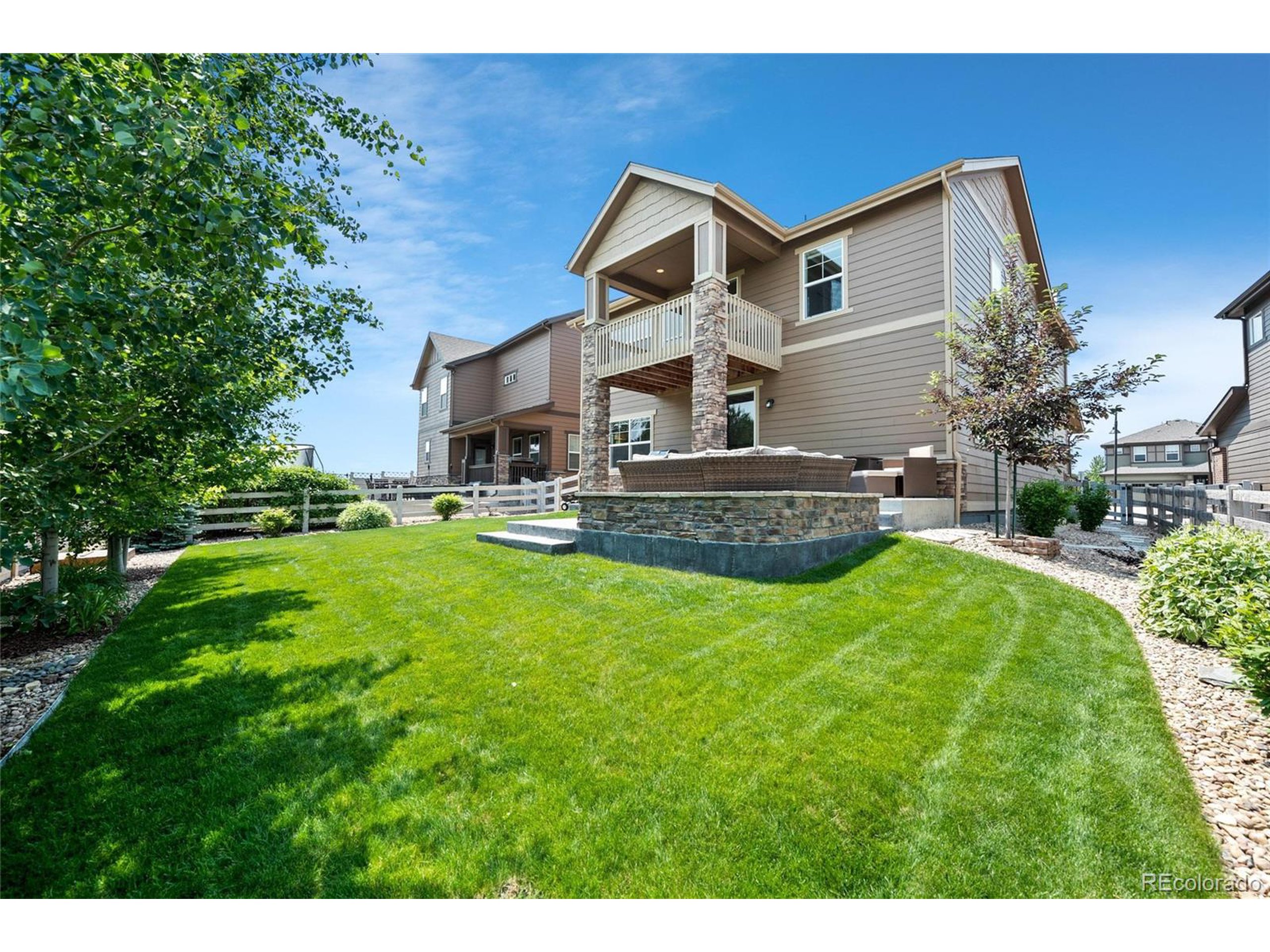 2225 Prospect Ln