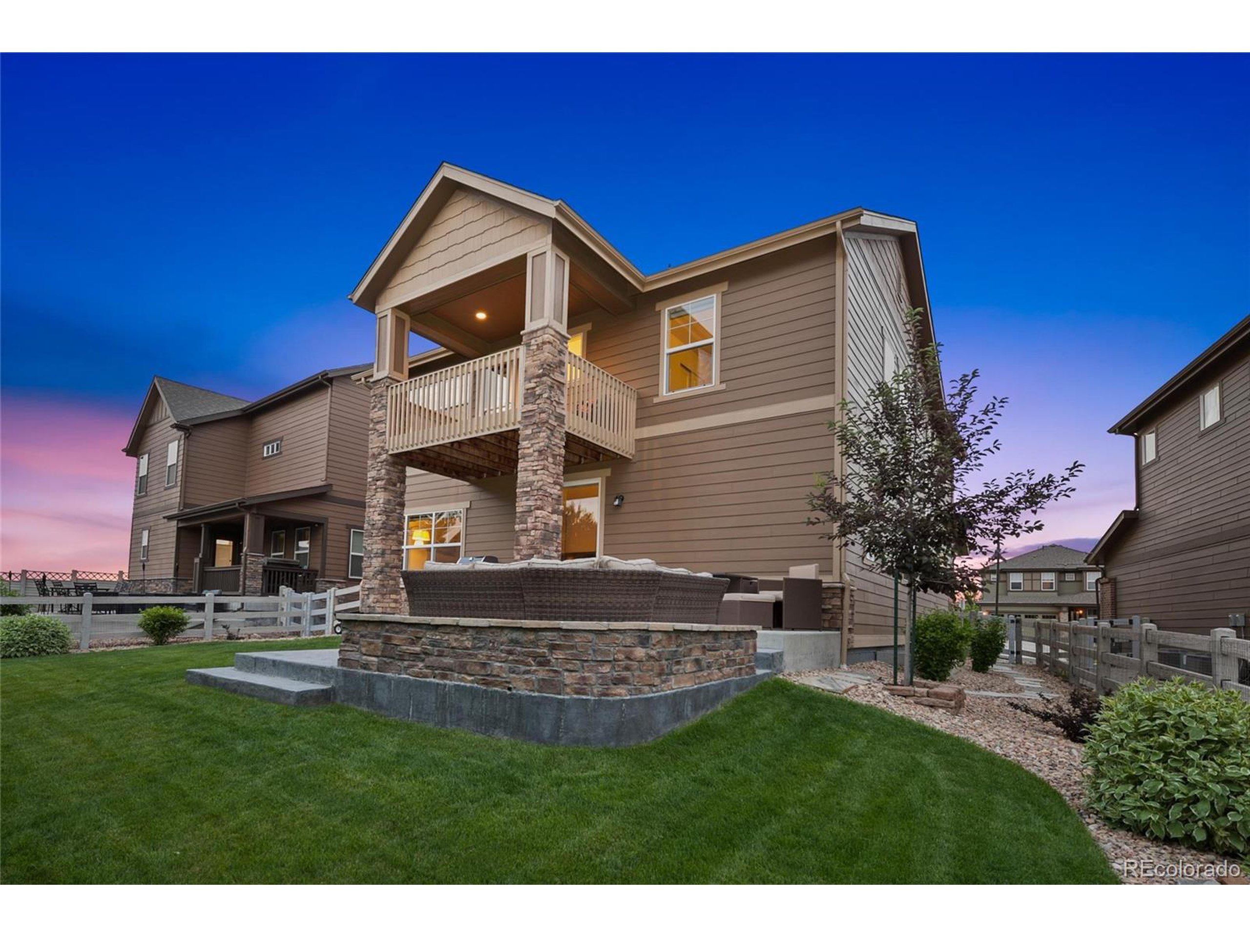 2225 Prospect Ln
