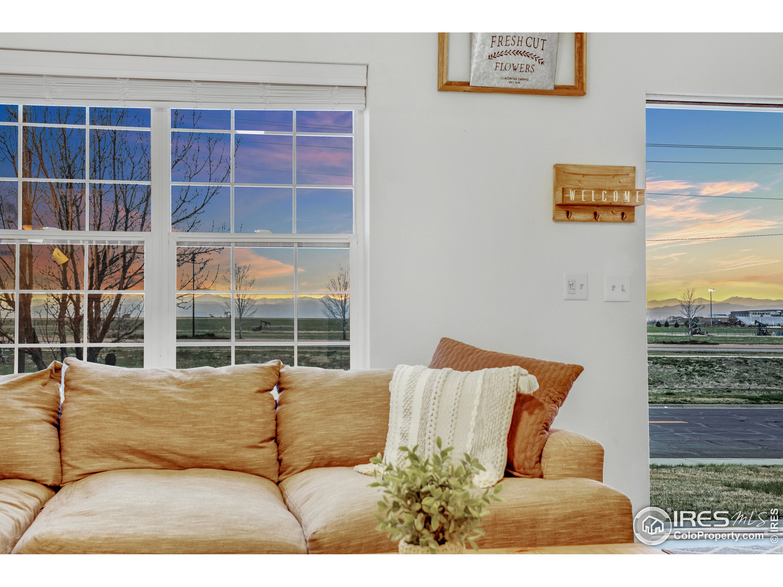720 MAIN ST