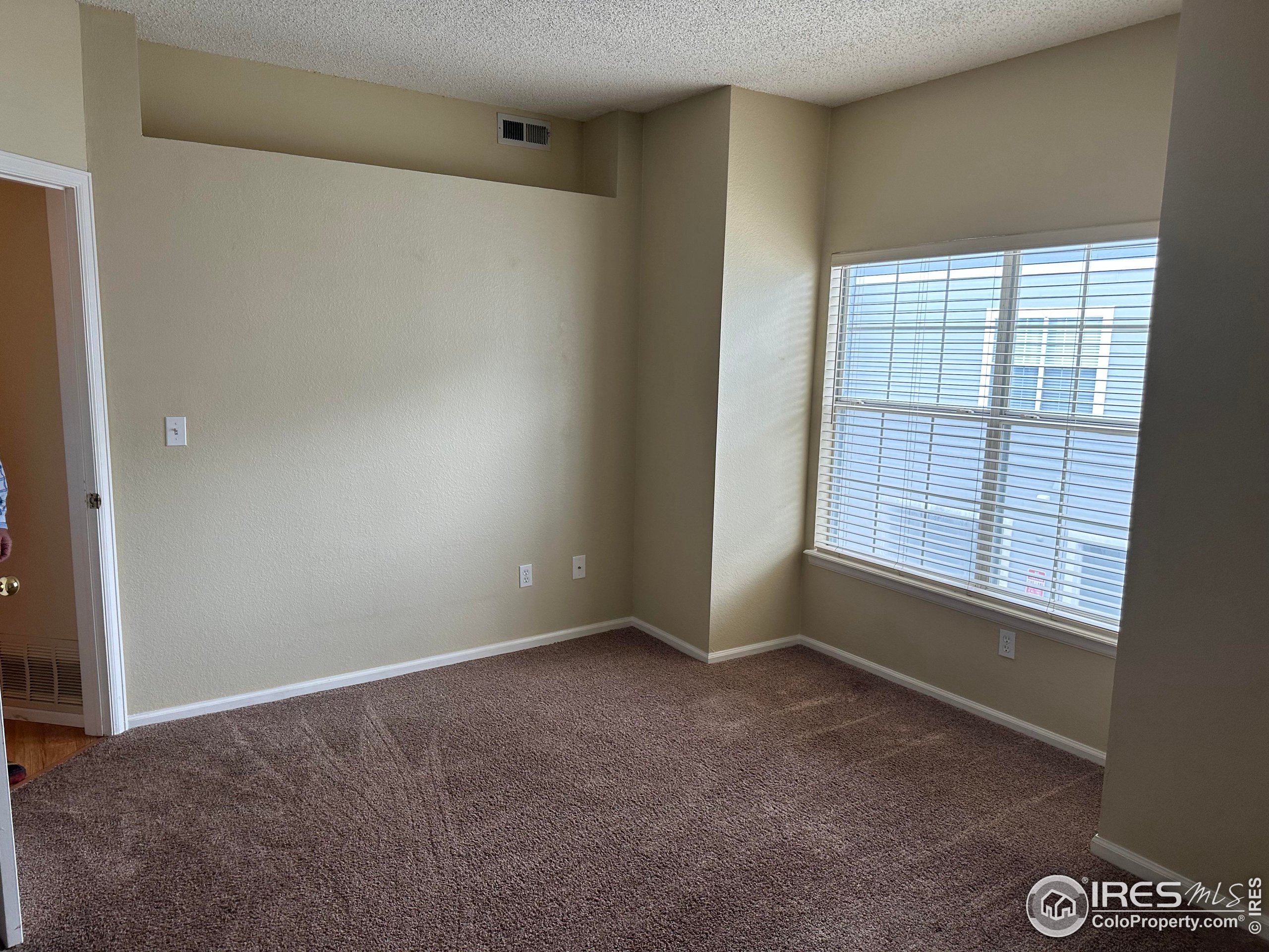 7461 Singing Hills Dr