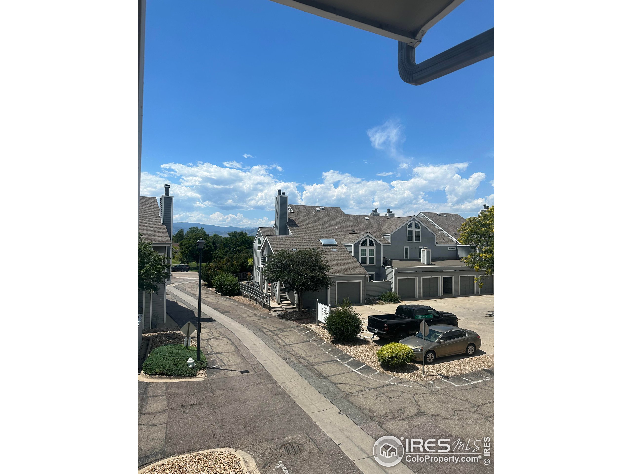 7461 Singing Hills Dr