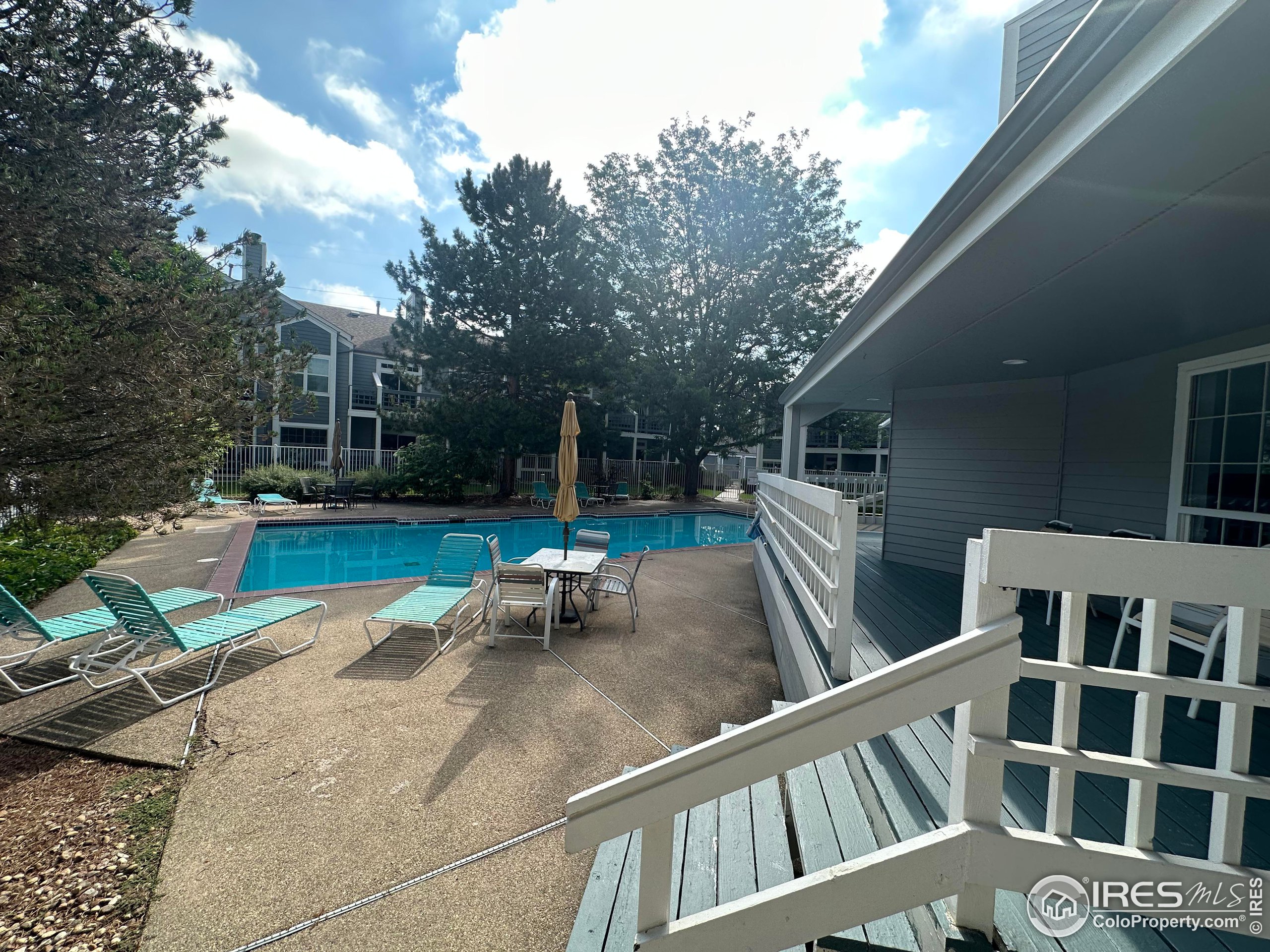 7461 Singing Hills Dr