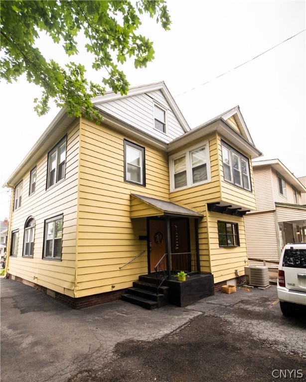 1735 W GENESEE Street