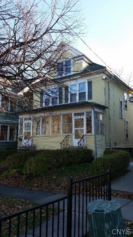 413 TOMPKINS Street