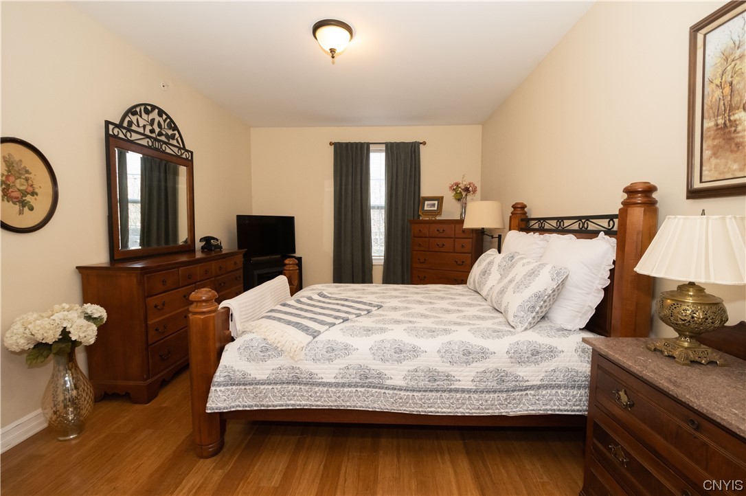 28 MAPLE Street Unit: 101