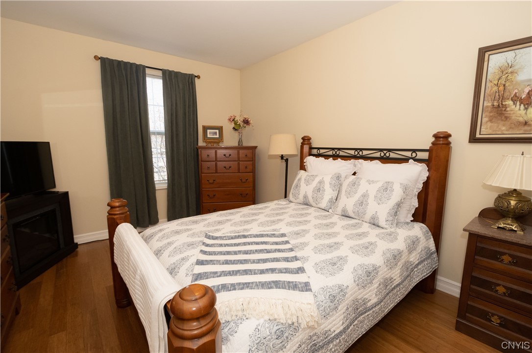 28 MAPLE Street Unit: 101