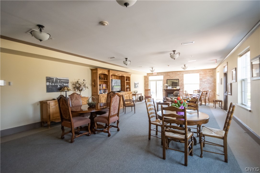 28 MAPLE Street Unit: 101