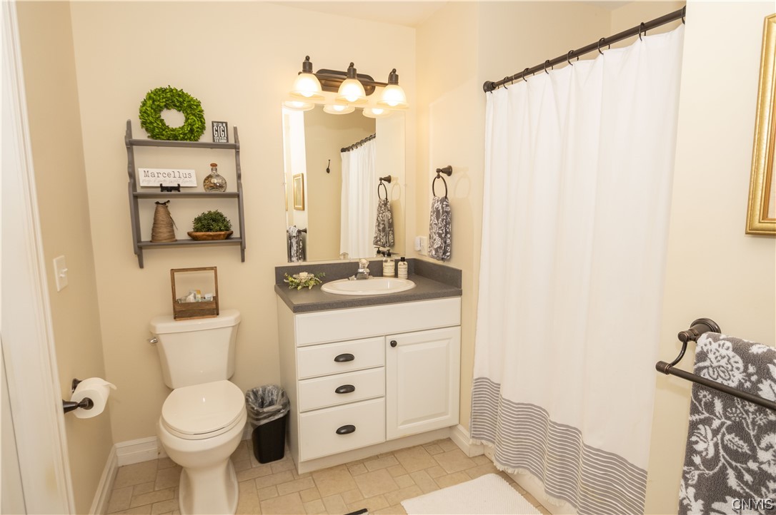 28 MAPLE Street Unit: 101