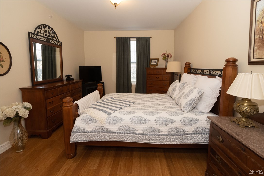 28 MAPLE Street Unit: 101