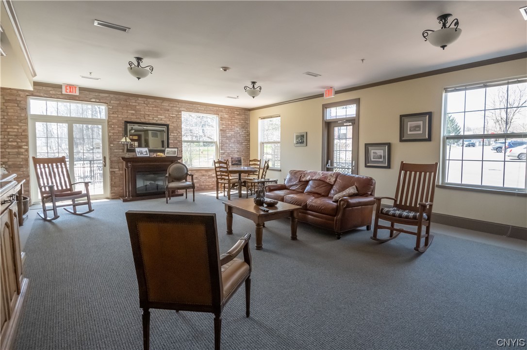 28 MAPLE Street Unit: 101