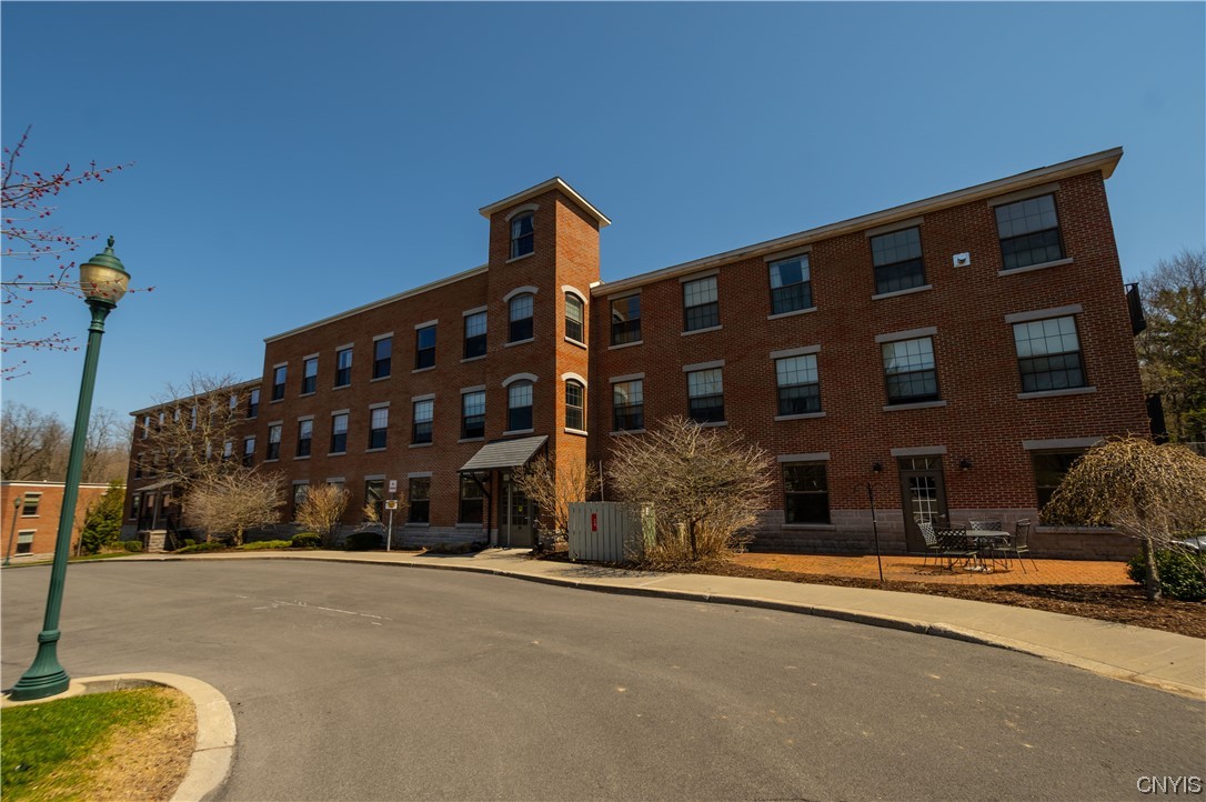 28 MAPLE Street Unit: 101