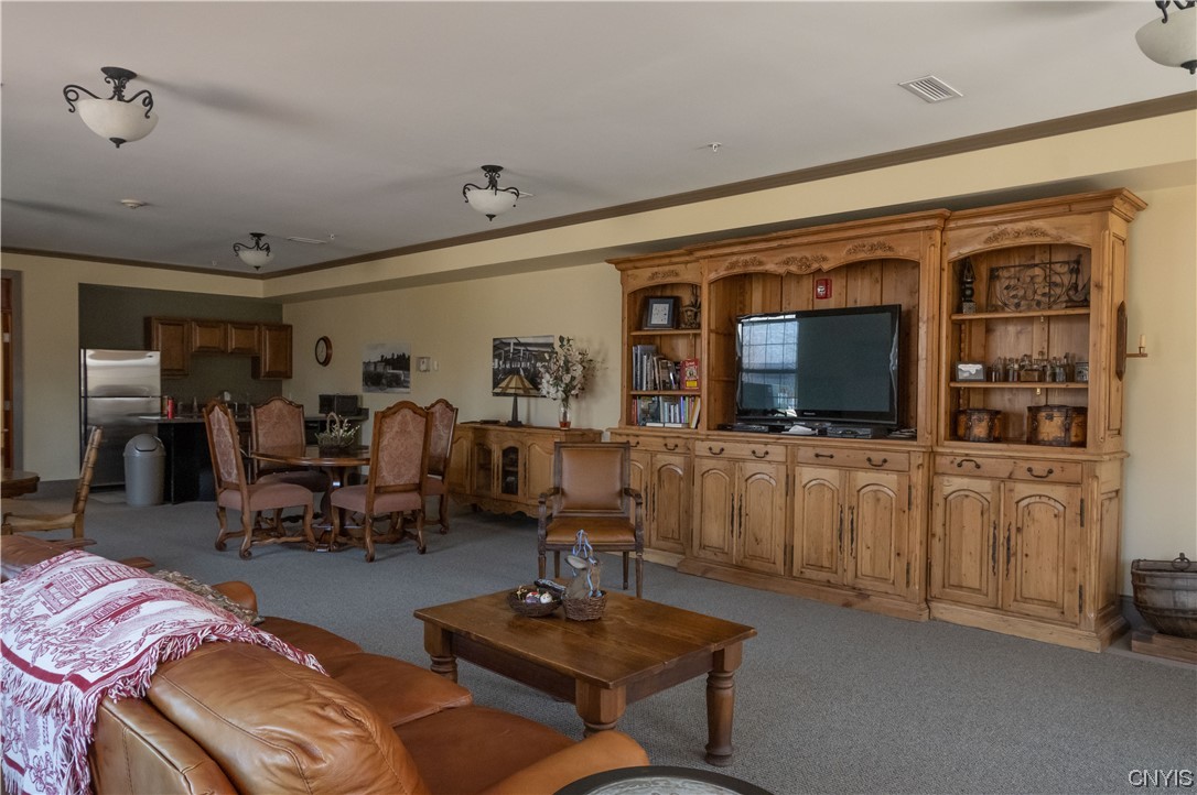 28 MAPLE Street Unit: 101