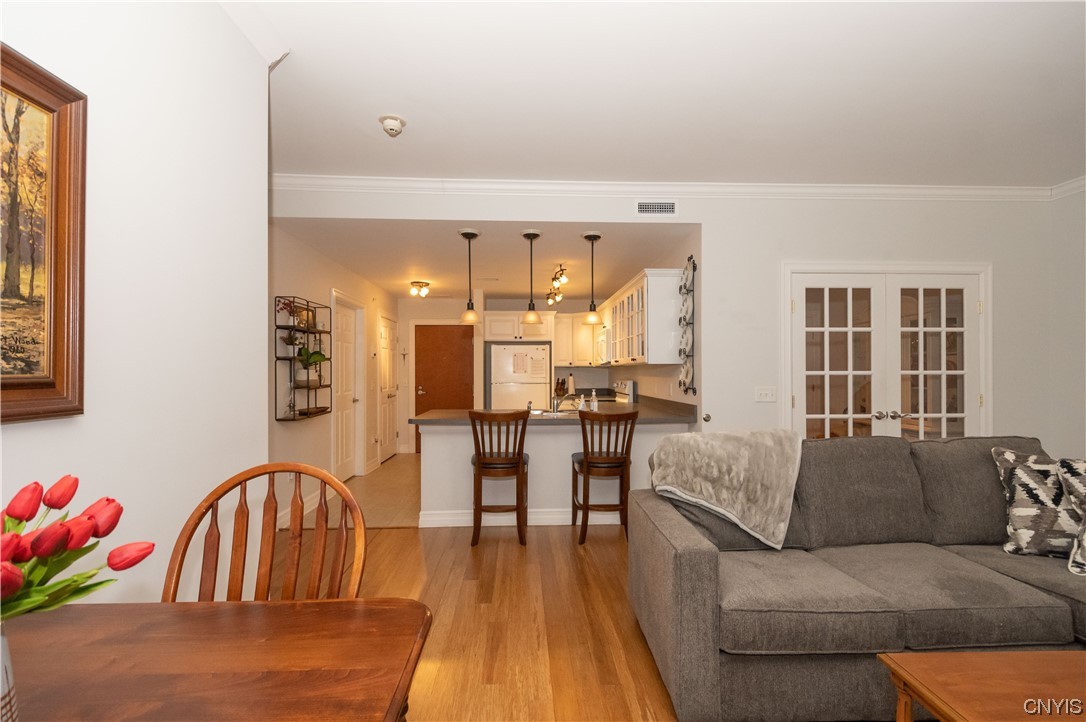 28 MAPLE Street Unit: 101
