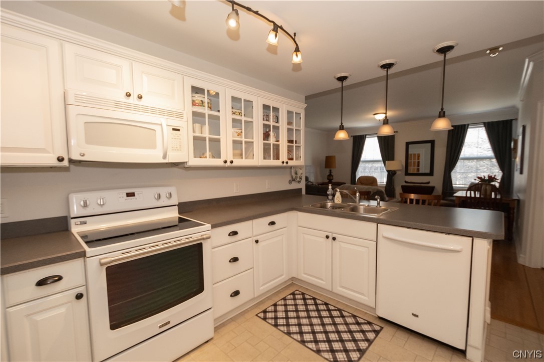 28 MAPLE Street Unit: 101