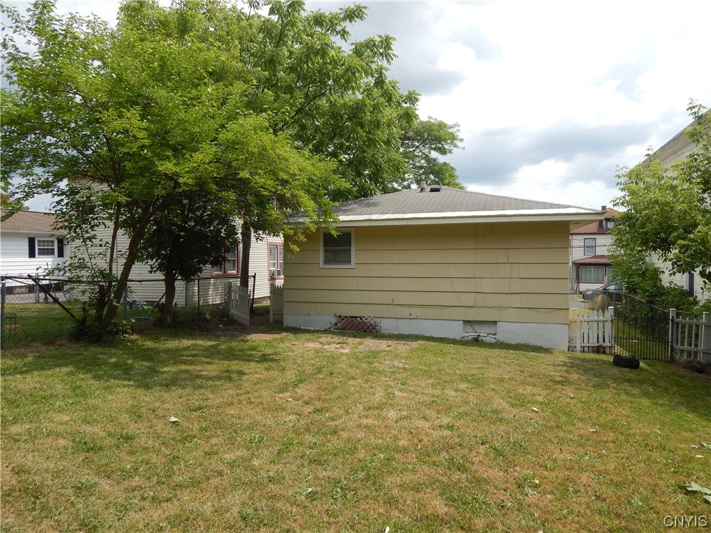 147 ASHDALE Avenue