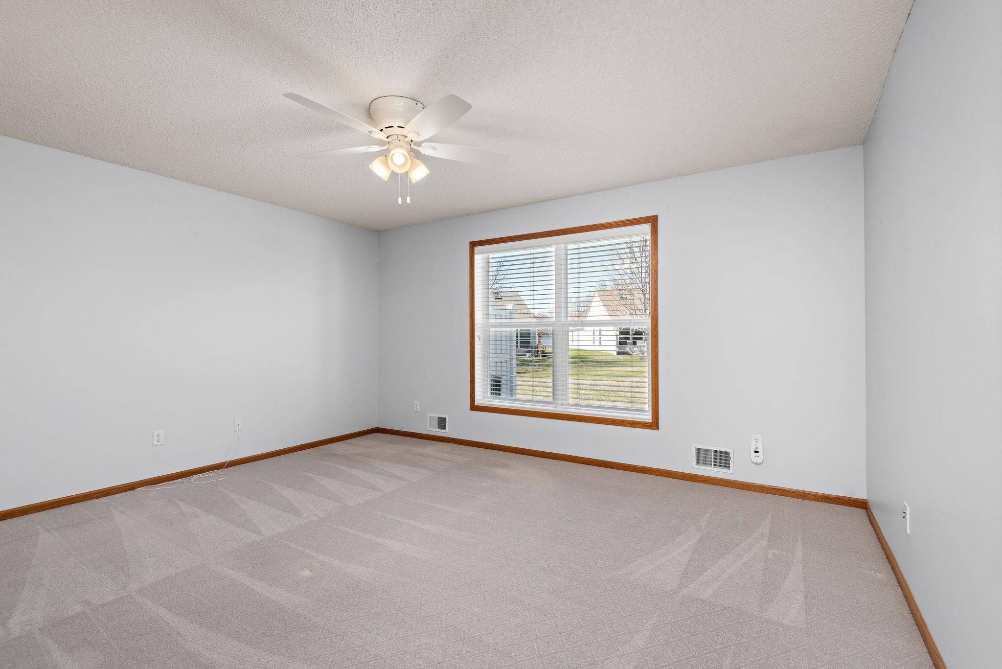 7917 Prairie Creek Lane NE