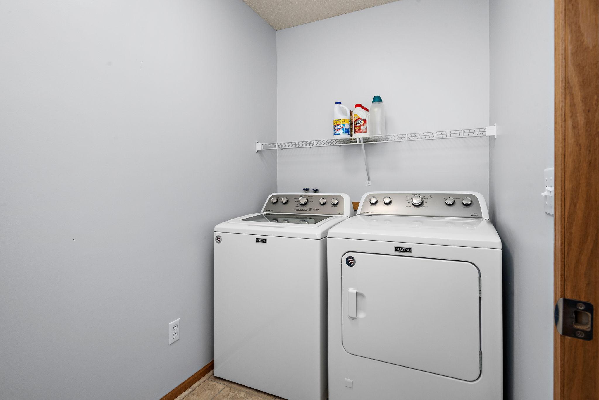 7917 Prairie Creek Lane NE