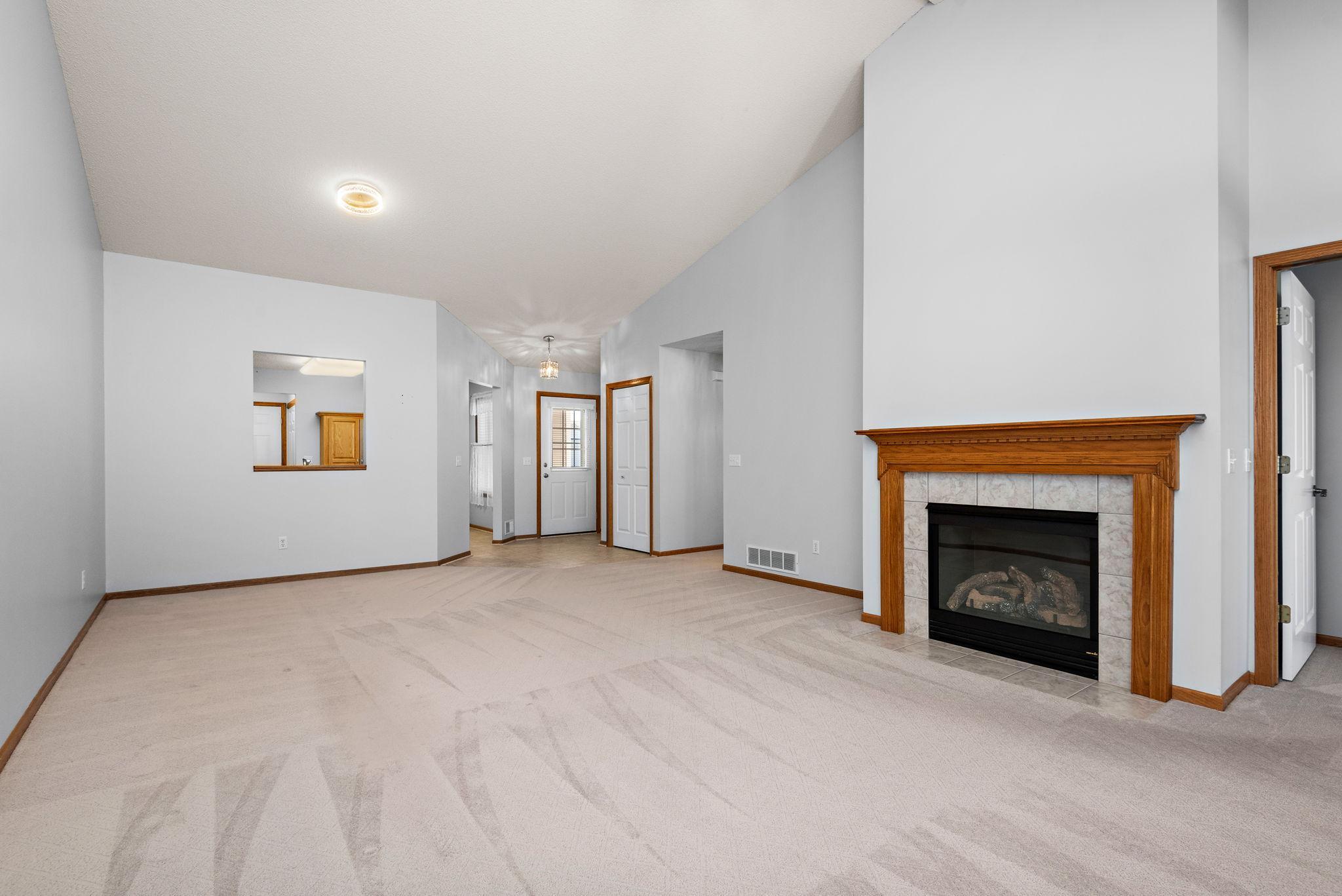 7917 Prairie Creek Lane NE