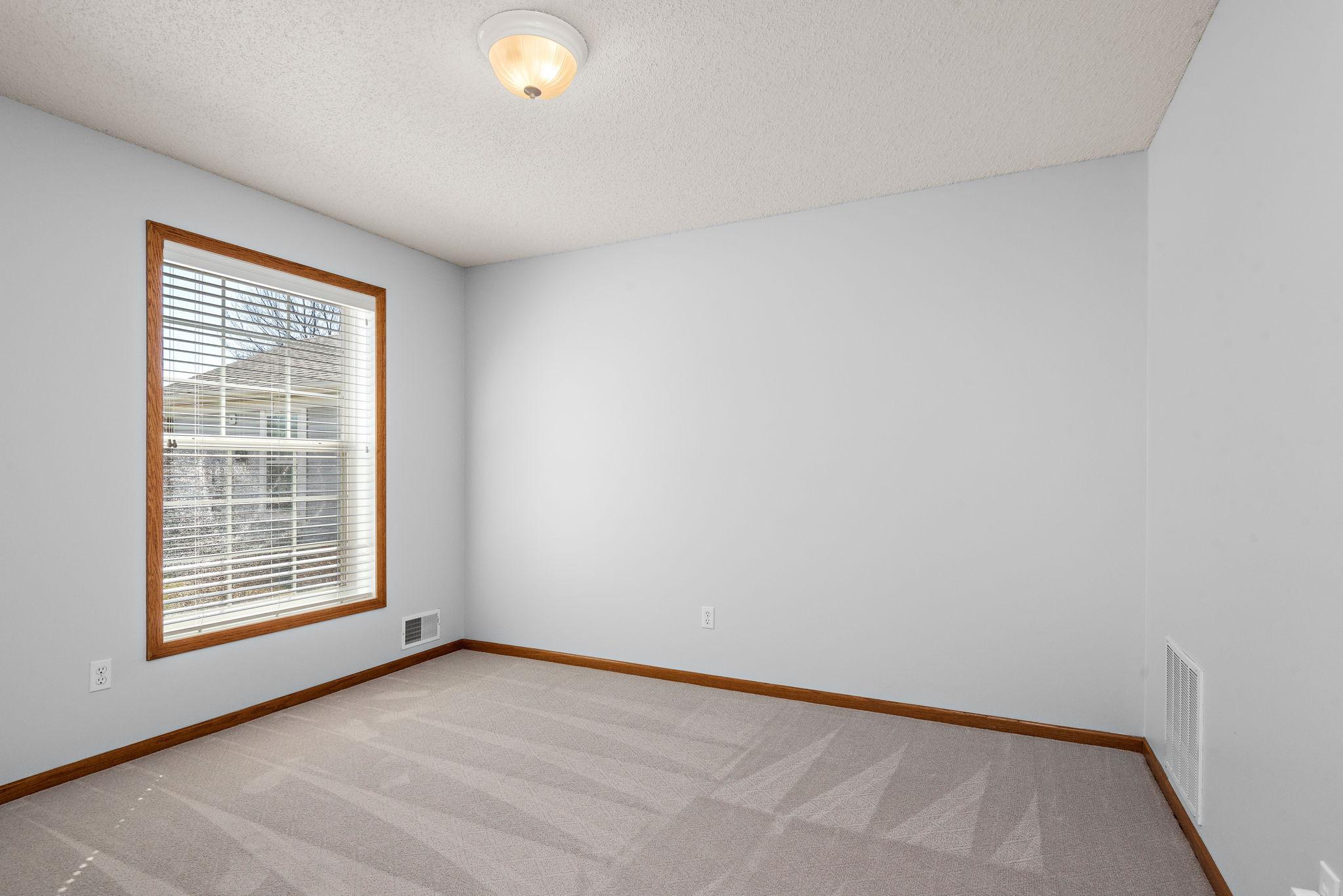 7917 Prairie Creek Lane NE