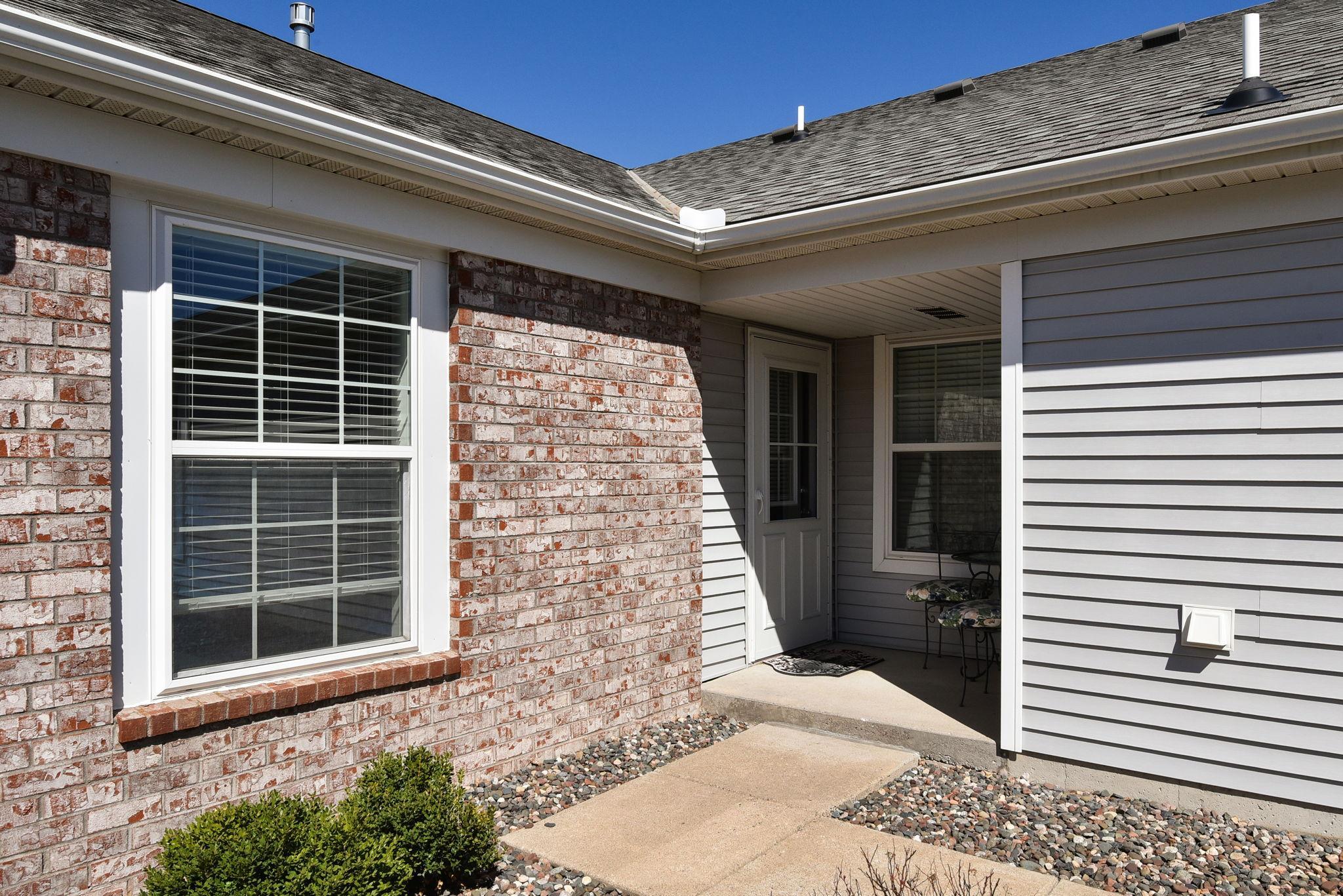 7917 Prairie Creek Lane NE