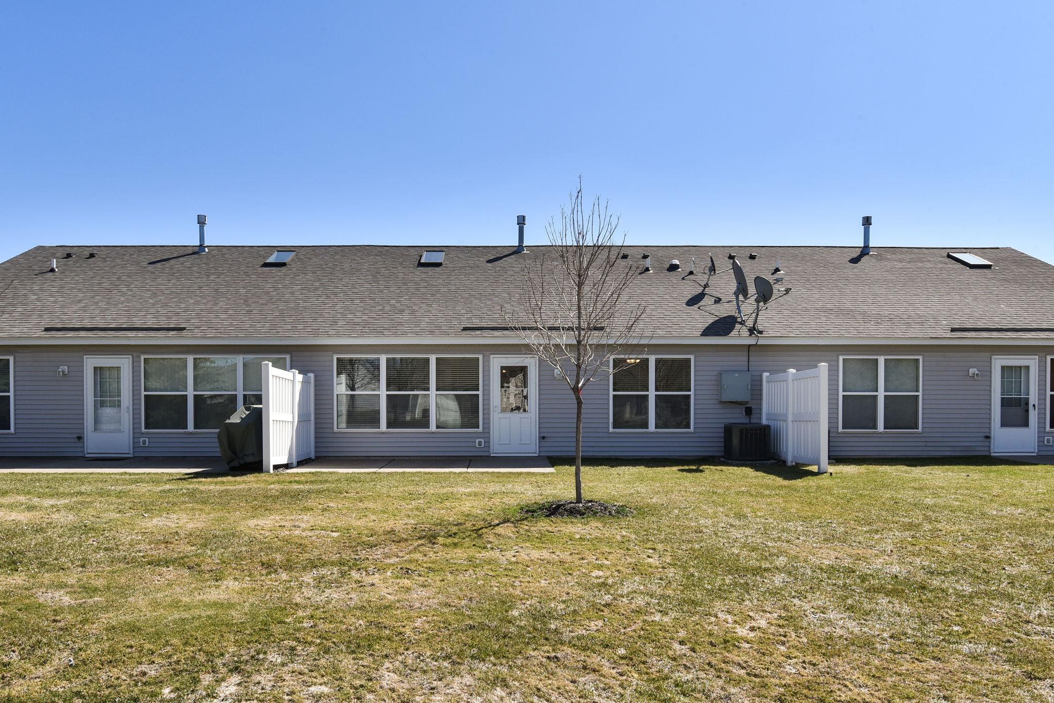 7917 Prairie Creek Lane NE