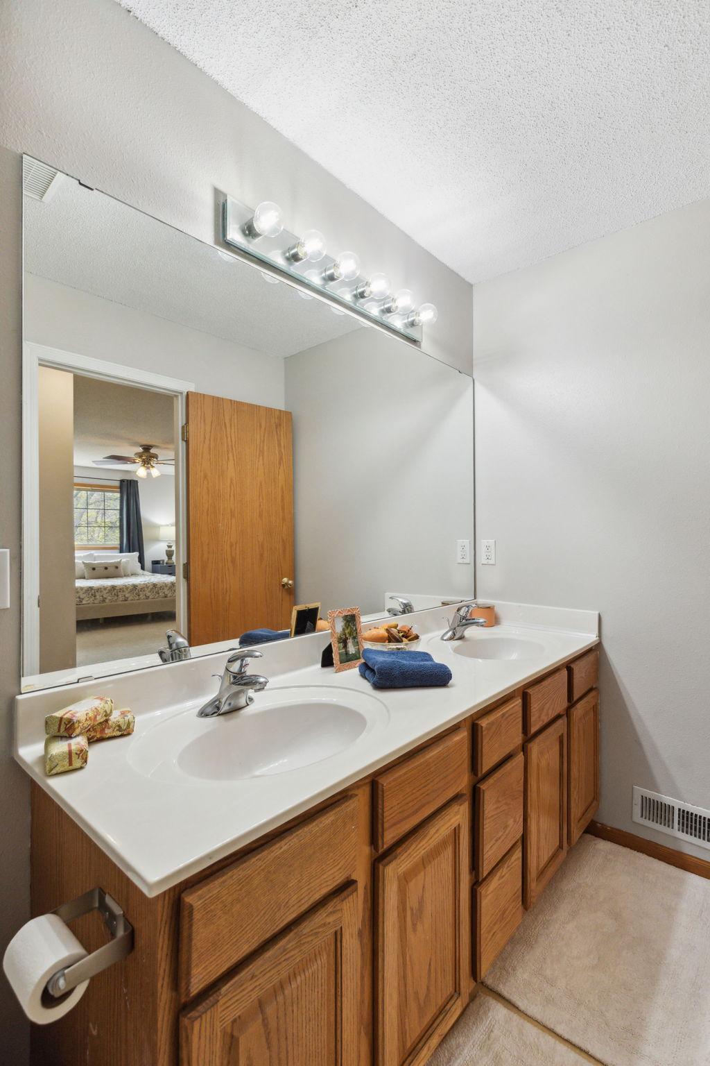 13832 Hyacinth Drive