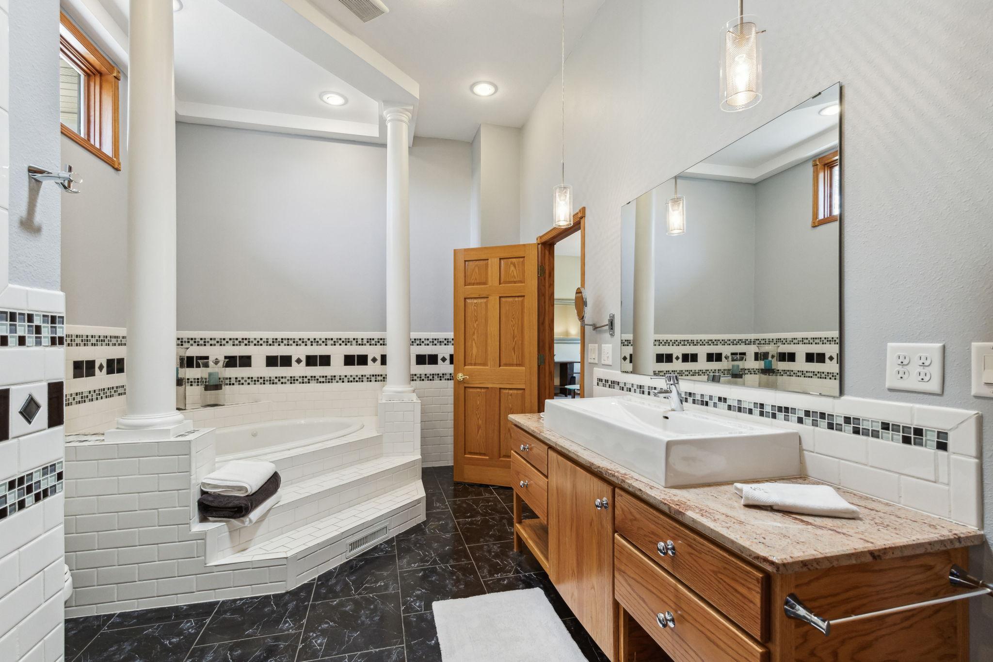 17015 Quay Street NW