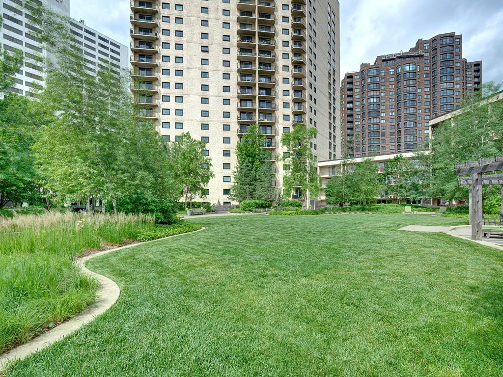 1225 Lasalle Avenue Unit: 1201