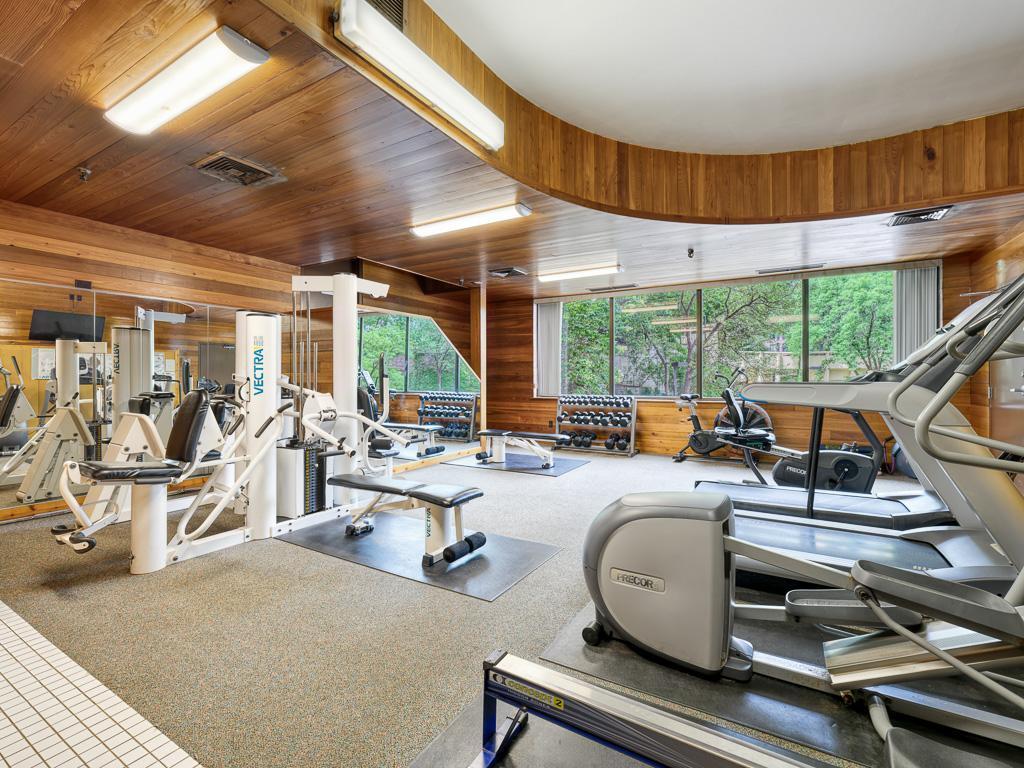 1225 Lasalle Avenue Unit: 1201