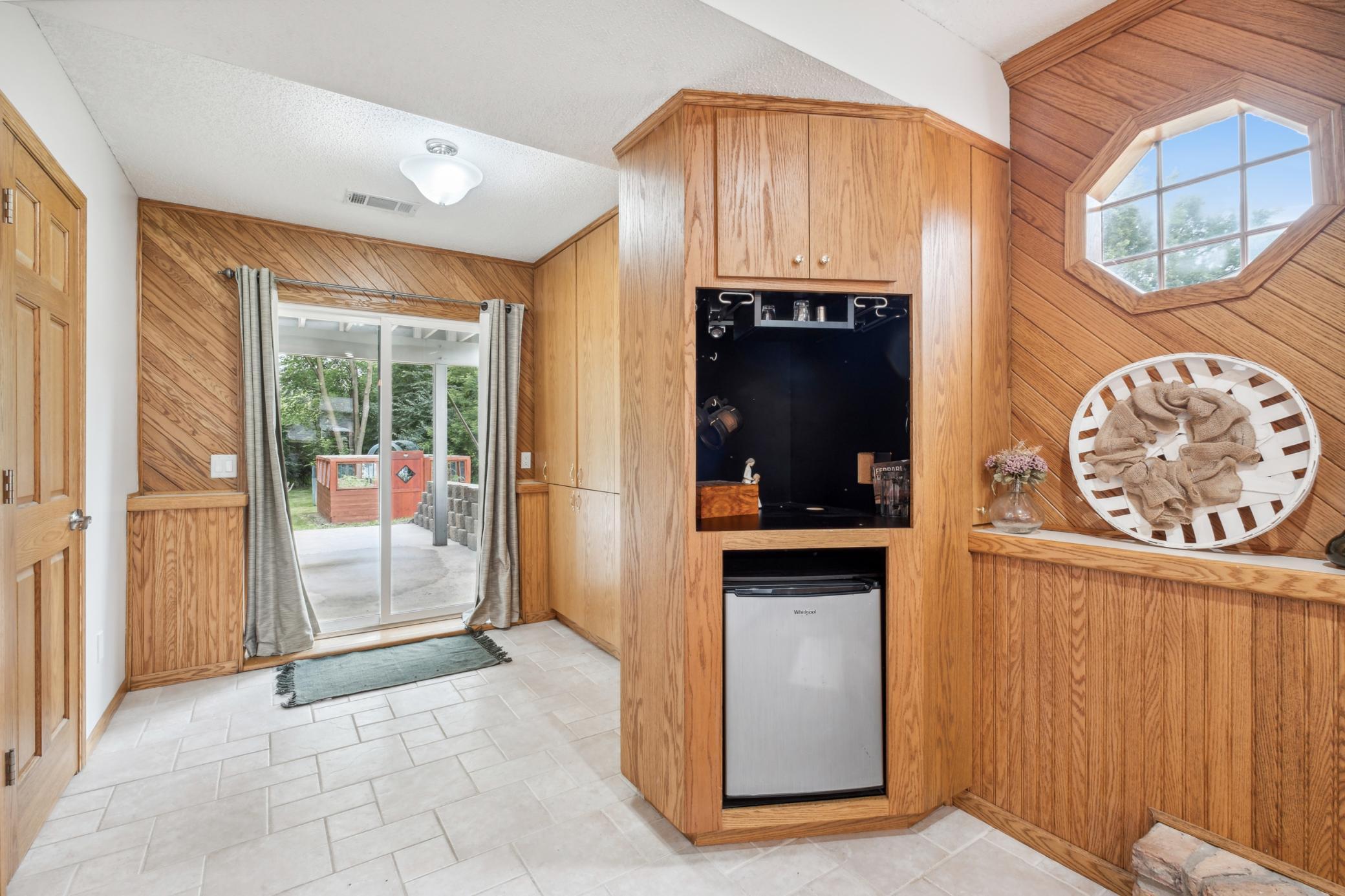 10720 Hummingbird Street NW